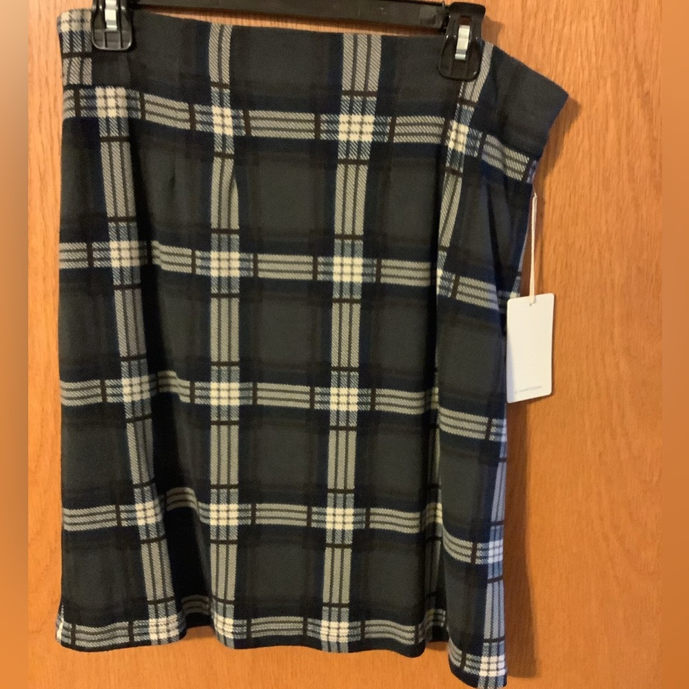 41Hawthorne Skirt with tags